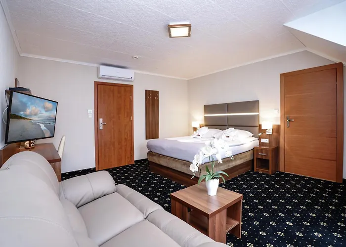 Activia 3* Ястшембя-Гура